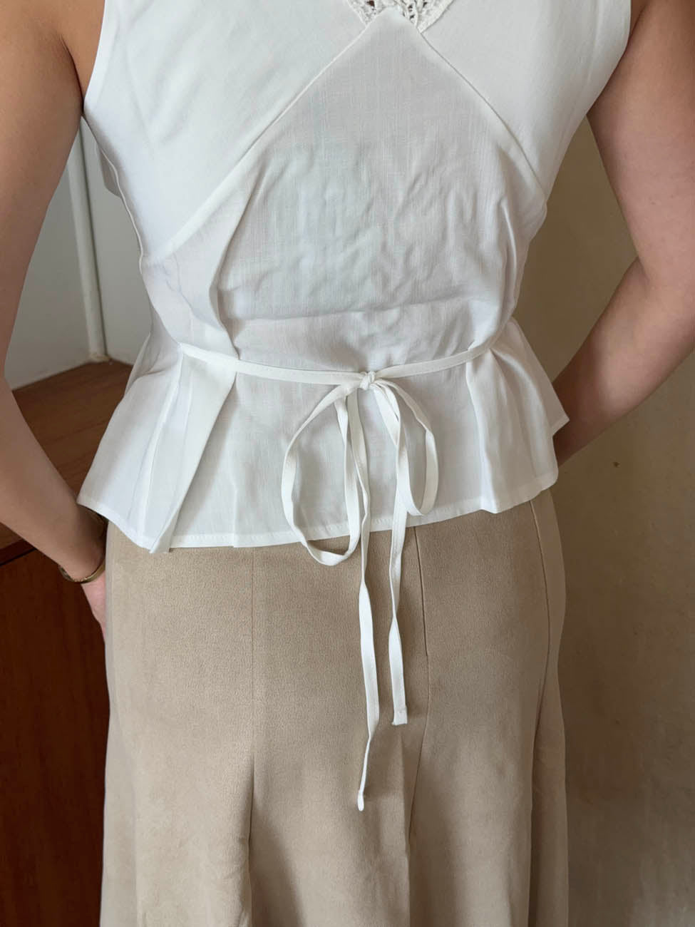 Bohima top med detaljer - Hvid