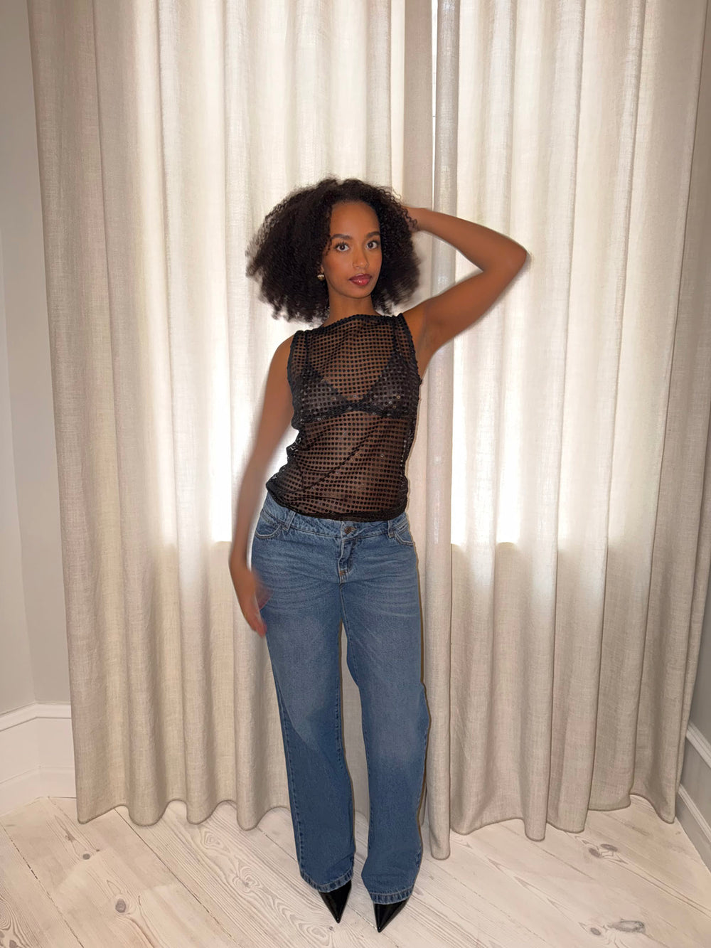 Isobel top med pallietter - Sort