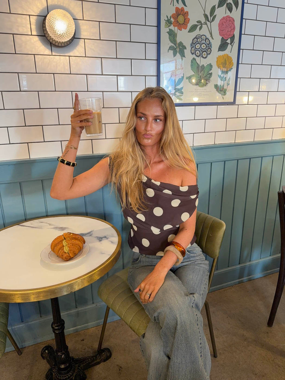 Lily top med polkaprikker - Brun/gul