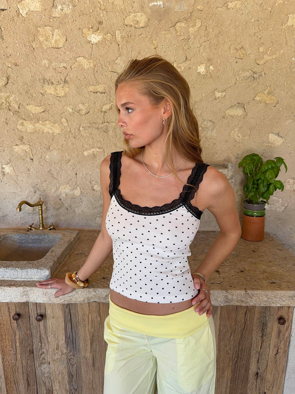 Paulina top med prikker - Hvid/sort