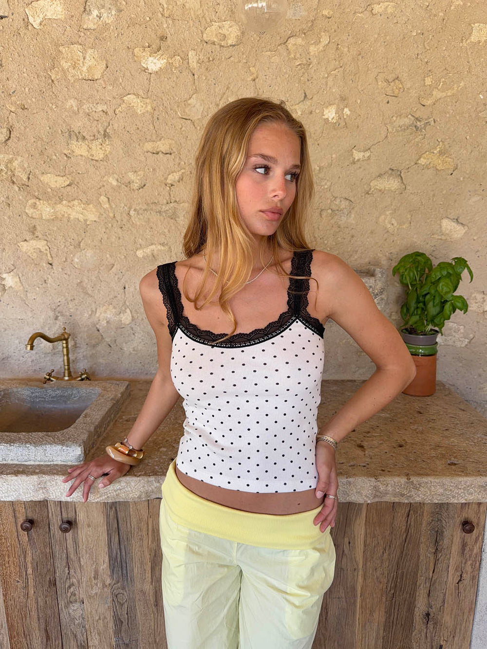 Paulina top med prikker - Hvid/sort