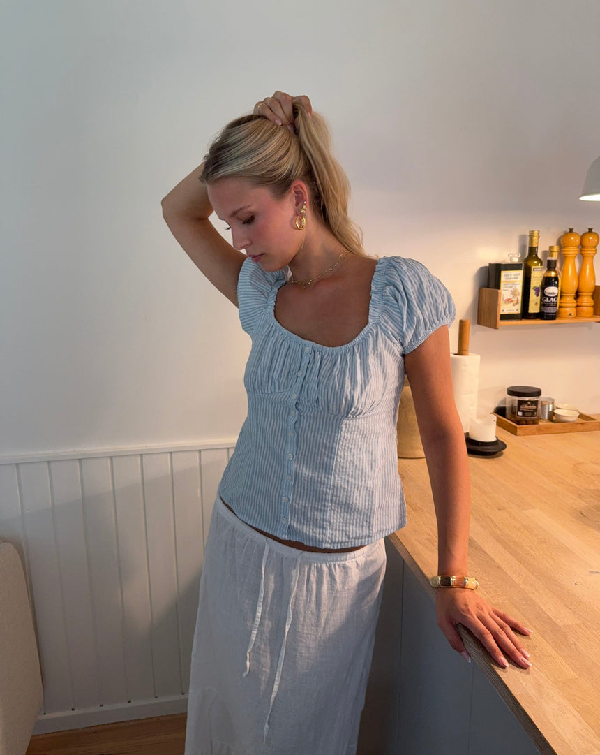 Melanie top med striber - Lyseblå/hvid