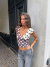 Nickeline v-neck top med polka prikker - Brun/off white