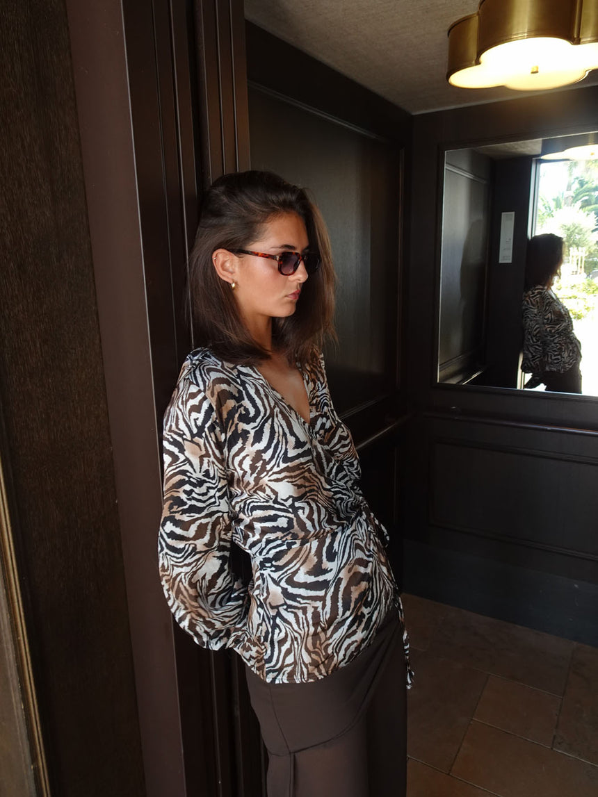 Zebriana bluse med zebra print - Brun/hvid/sort