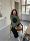 Valdamara striktrøje med turtleneck - Grøn