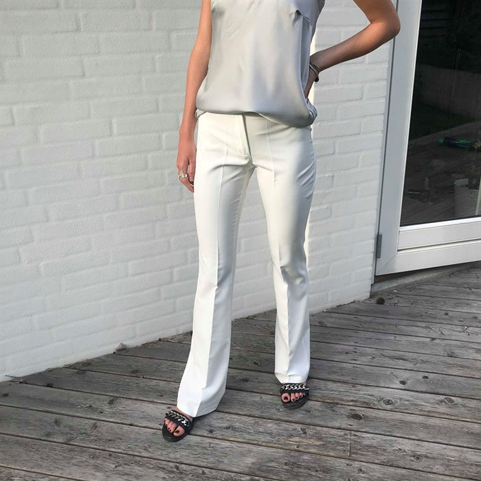 Flare bukser off white  uden lomme.