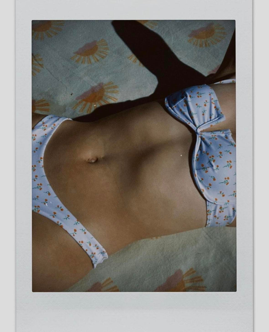 Bora Bora bikini - hvid med blomster