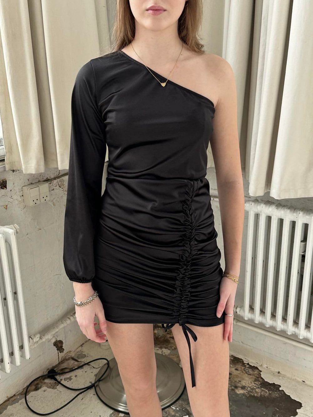 Stephanie one shoulder kjole - Sort
