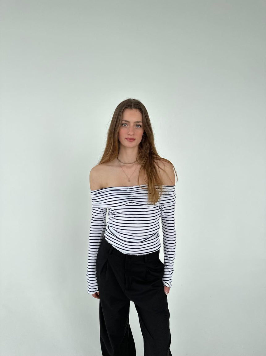 Thea off shoulder bluse - hvid med navy striber